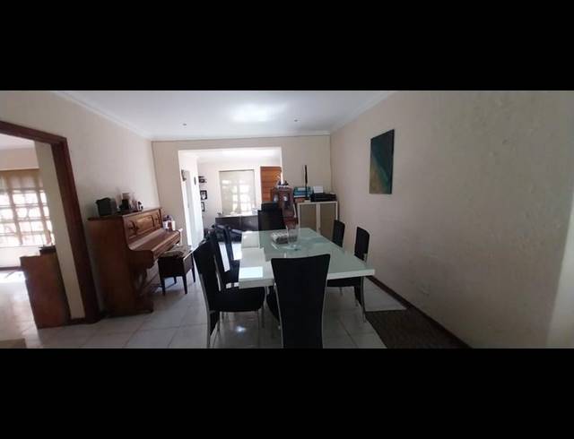 4 BEDROOM HOUSE FOR SALE IN KENSINGTON